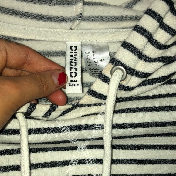 Crop striped hoodie - Picture 3 of 3